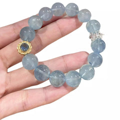 Aquamarine rannekoru – symbolinen suoja ja onnen amuletti naisille