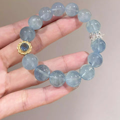 Aquamarine rannekoru – symbolinen suoja ja onnen amuletti naisille